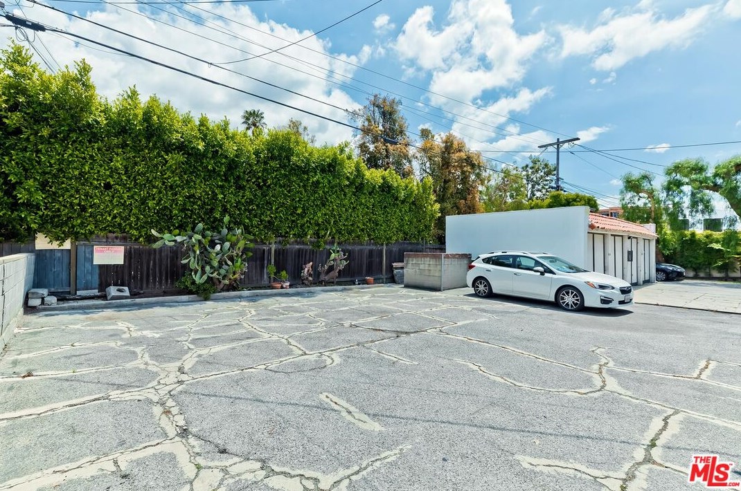 512 Spaulding Ave, Los Angeles CA  90019-2420 exterior