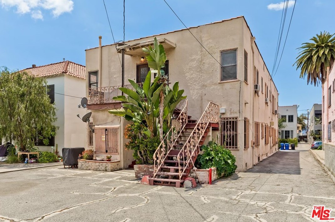512 Spaulding Ave, Los Angeles CA  90019-2420 exterior