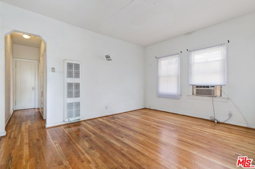 512 Spaulding Ave, Los Angeles CA  90019-2420 exterior