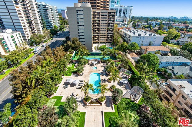 10490 Wilshire Blvd, Los Angeles CA  90024-4621 exterior