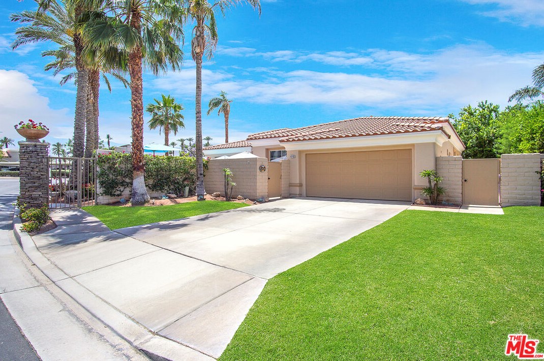 44415 Mesquite Dr, Palm Desert, CA 92210-7247