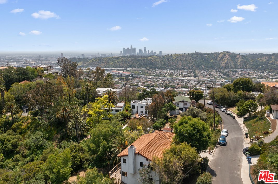 3728 Mayfair Dr, Los Angeles, CA 90065-3209