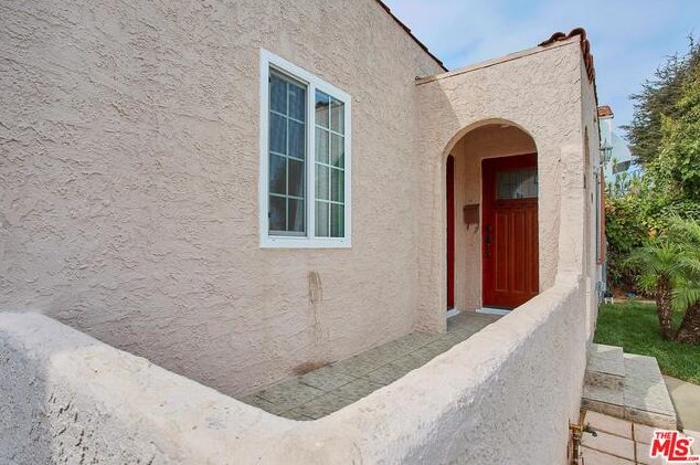 1209 Keniston Ave, Los Angeles CA  90019-1712 exterior