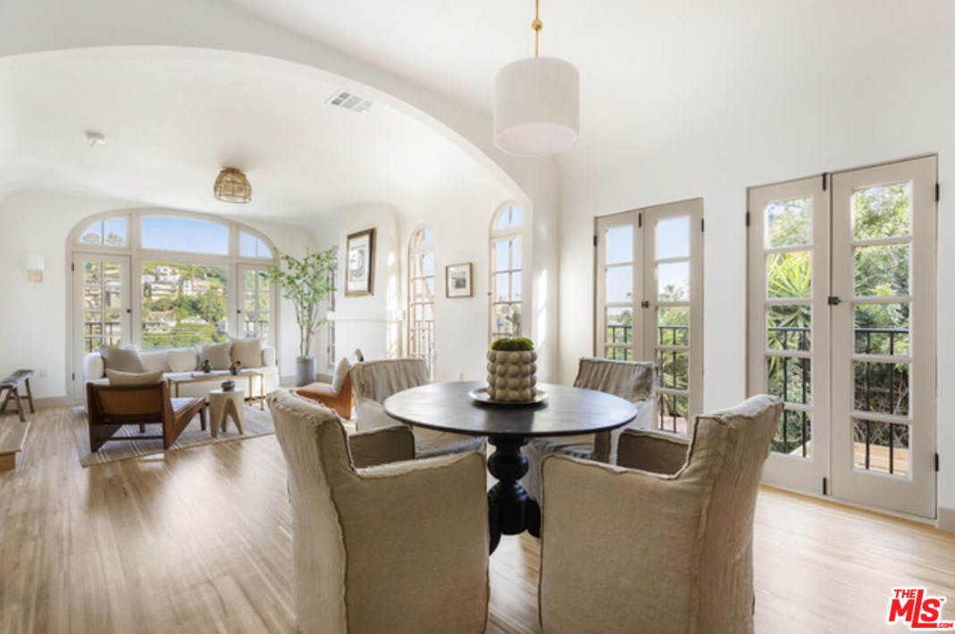 1825 Redesdale Ave, Los Angeles CA  90026-1213 exterior