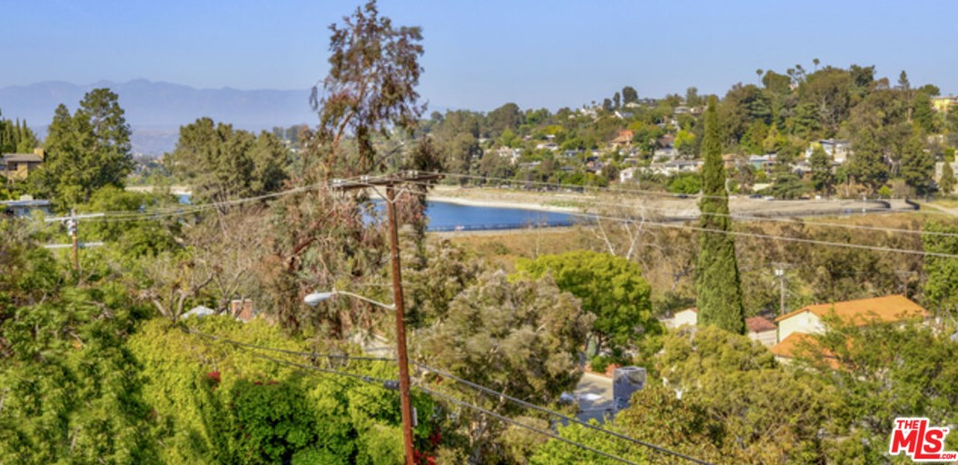 1825 Redesdale Ave, Los Angeles CA  90026-1213 exterior