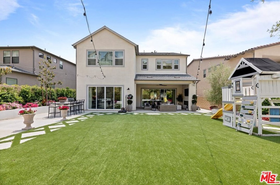 21333 Poema Pl, Chatsworth CA  91311-1285 exterior