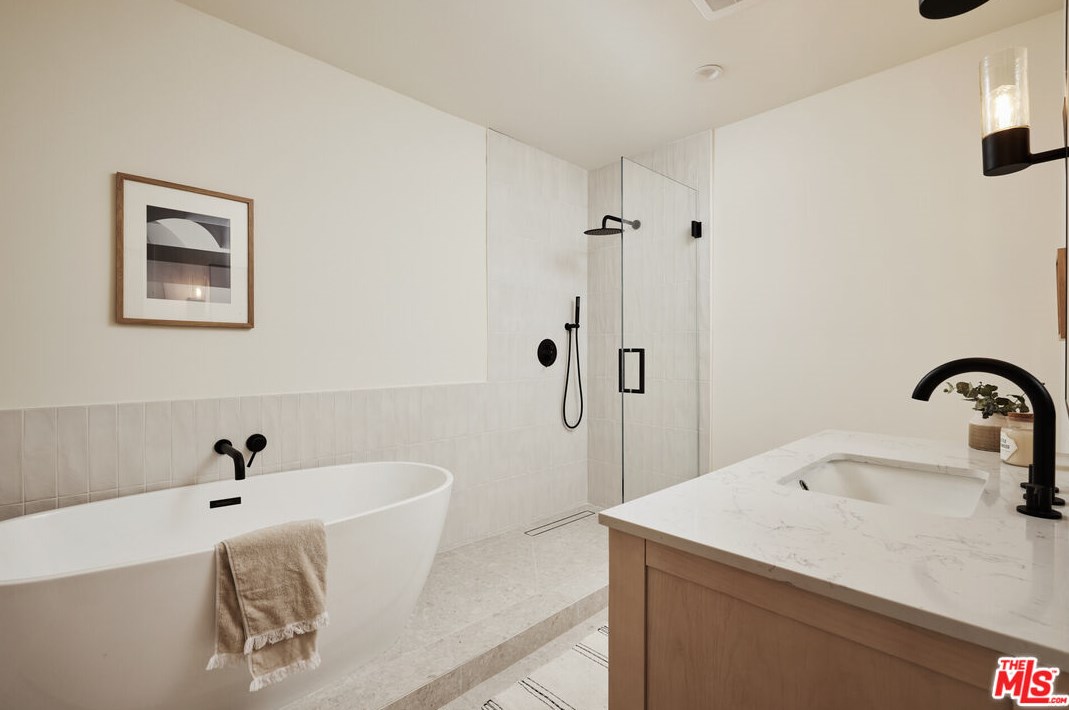 2242 Dorris Pl, Los Angeles CA  90031-1127 exterior