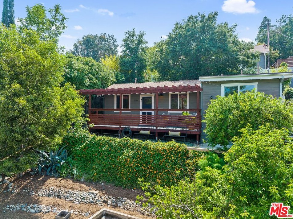 911 Crestwood Ter, Los Angeles, CA 90042-1235