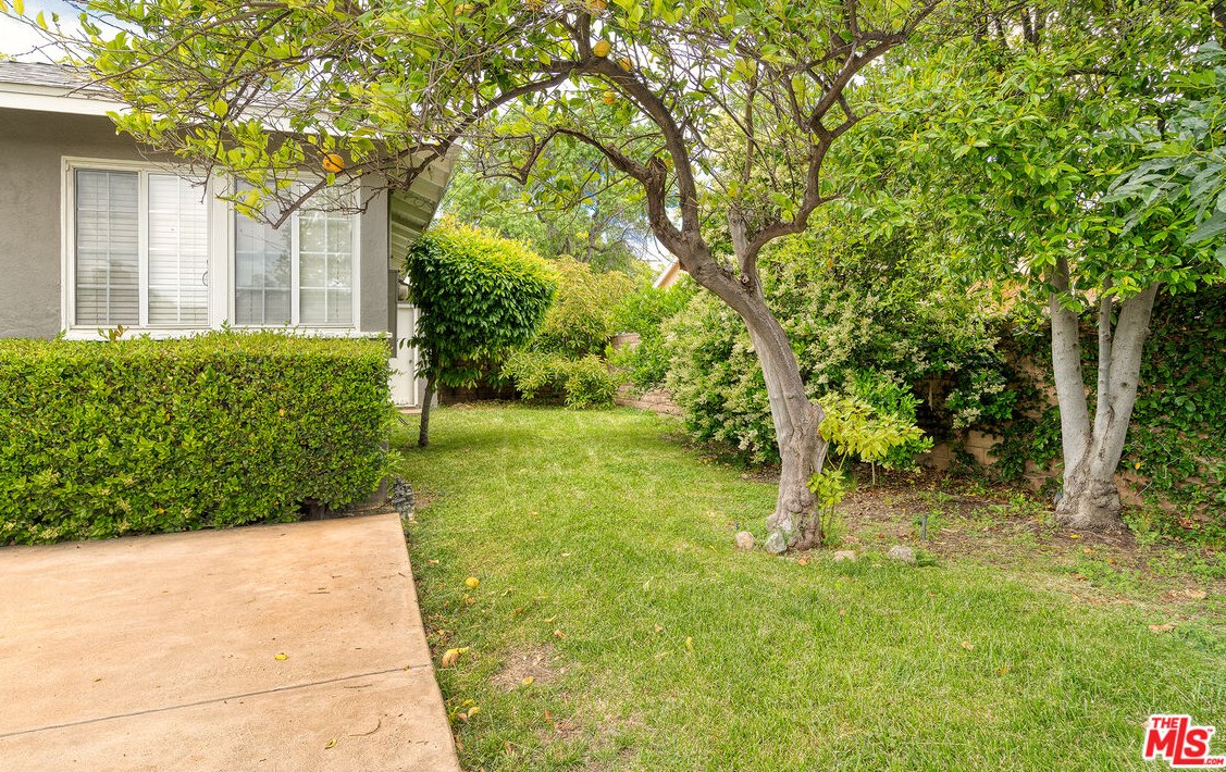 16638 Bermuda St, San Fernando CA  91344-5043 exterior