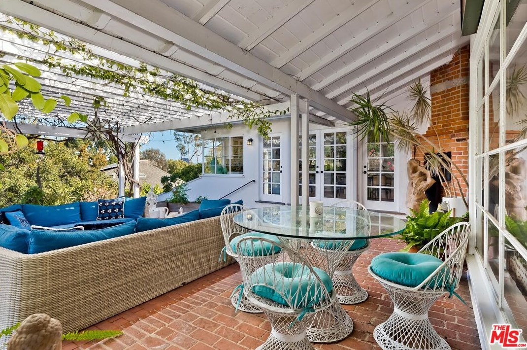 11123 Ophir Dr, Los Angeles CA  90024-1918 exterior