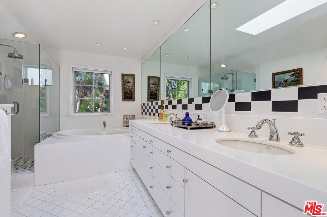 11123 Ophir Dr, Los Angeles CA  90024-1918 exterior