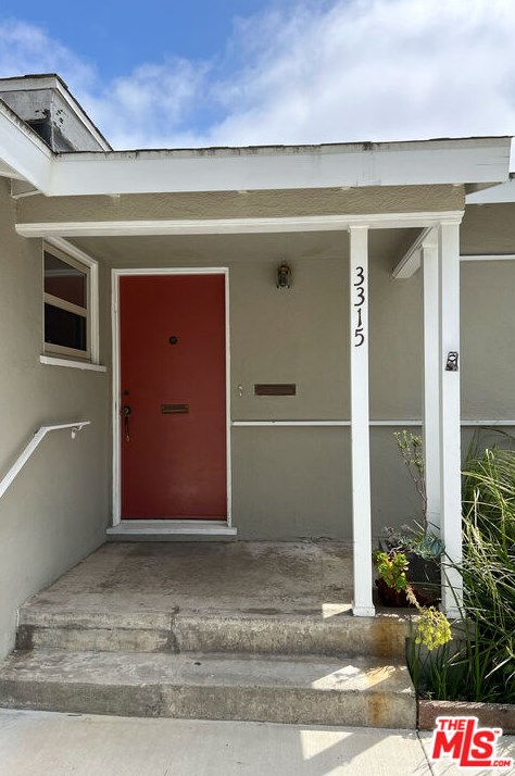 3315 Moore St, Los Angeles, CA 90066-1703