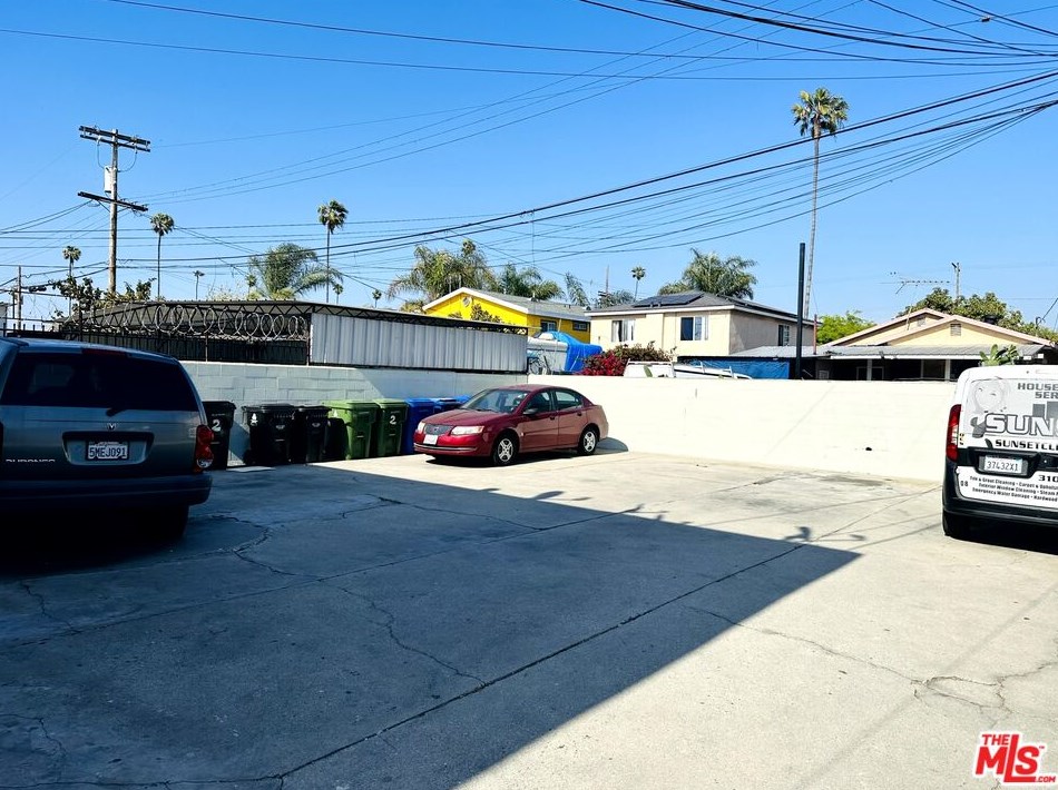 6606 Denver Ave, Los Angeles CA  90044-6251 exterior