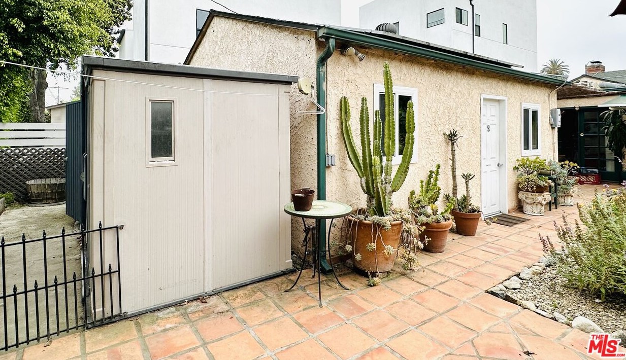 3130 Ivy St, Los Angeles CA  90034-3213 exterior