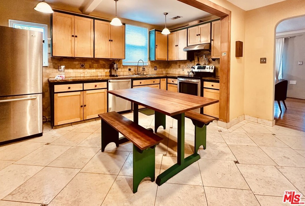3130 Ivy St, Los Angeles CA  90034-3213 exterior