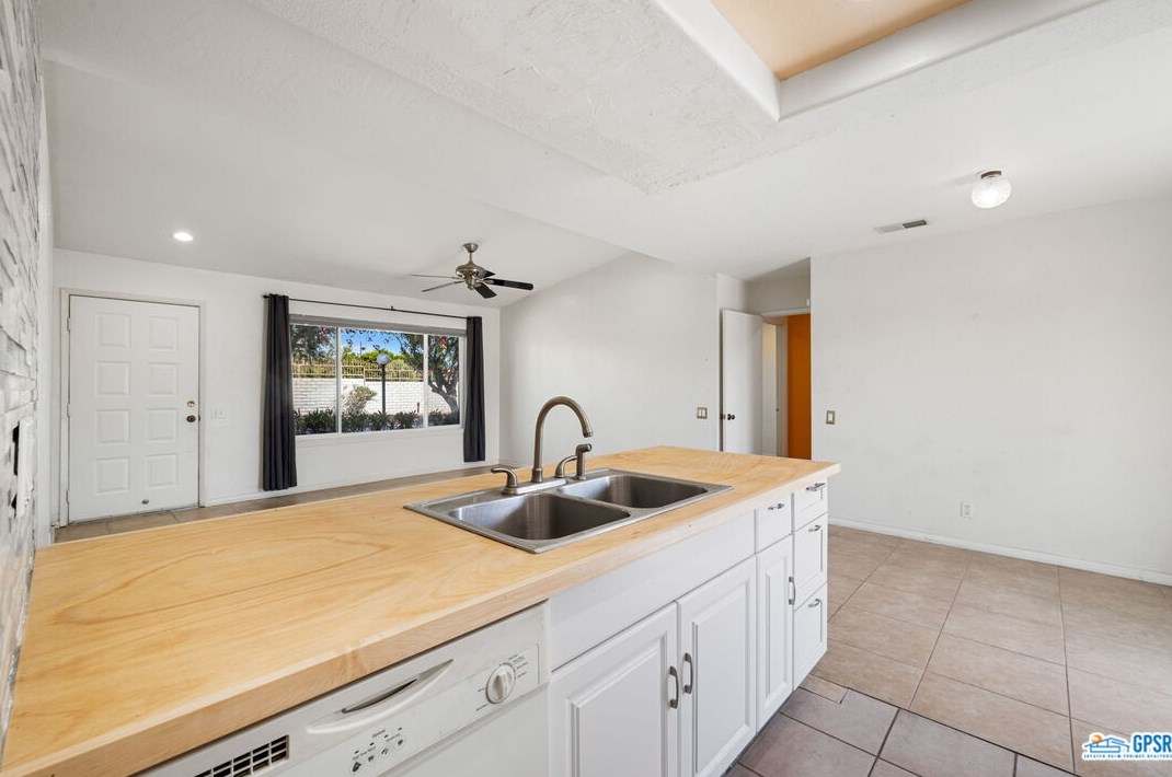 1 Lakeview Cir, Cathedral City CA  92234-6056 exterior