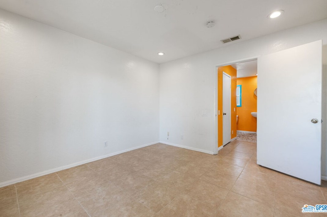 1 Lakeview Cir, Cathedral City CA  92234-6056 exterior