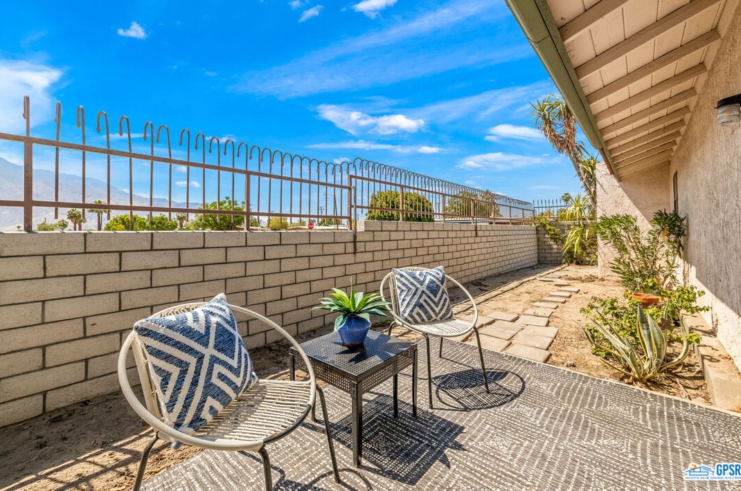 1 Lakeview Cir, Cathedral City CA  92234-6056 exterior