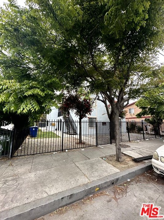 9316 Avalon Blvd, Los Angeles, CA 90003-3857