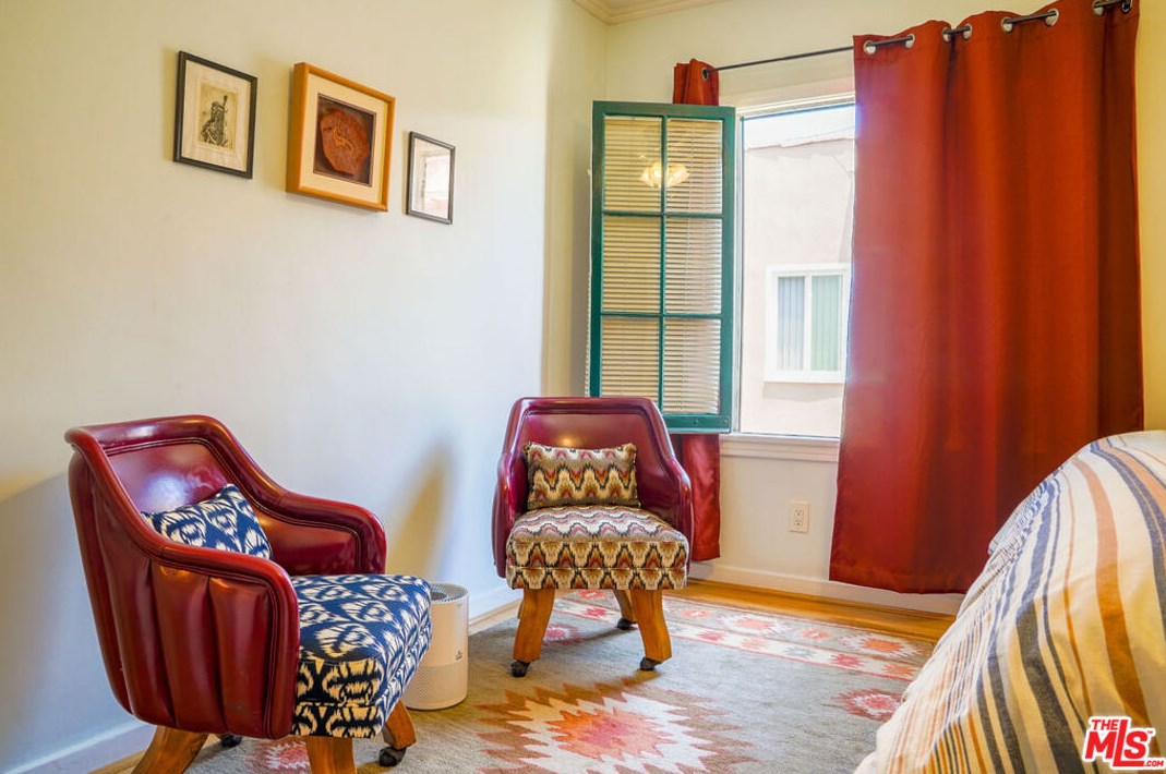 1244 Highland Ave, Los Angeles CA  90019-1733 exterior
