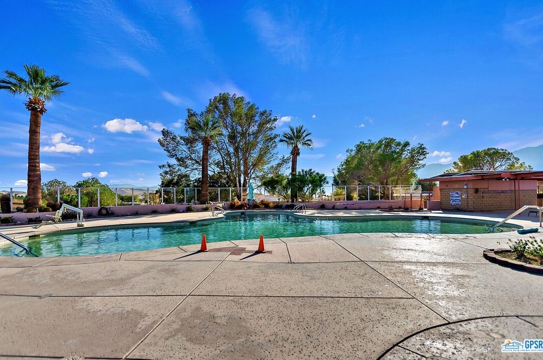 69320 Crestview Dr, Desert Hot Springs CA  92241-8228 exterior