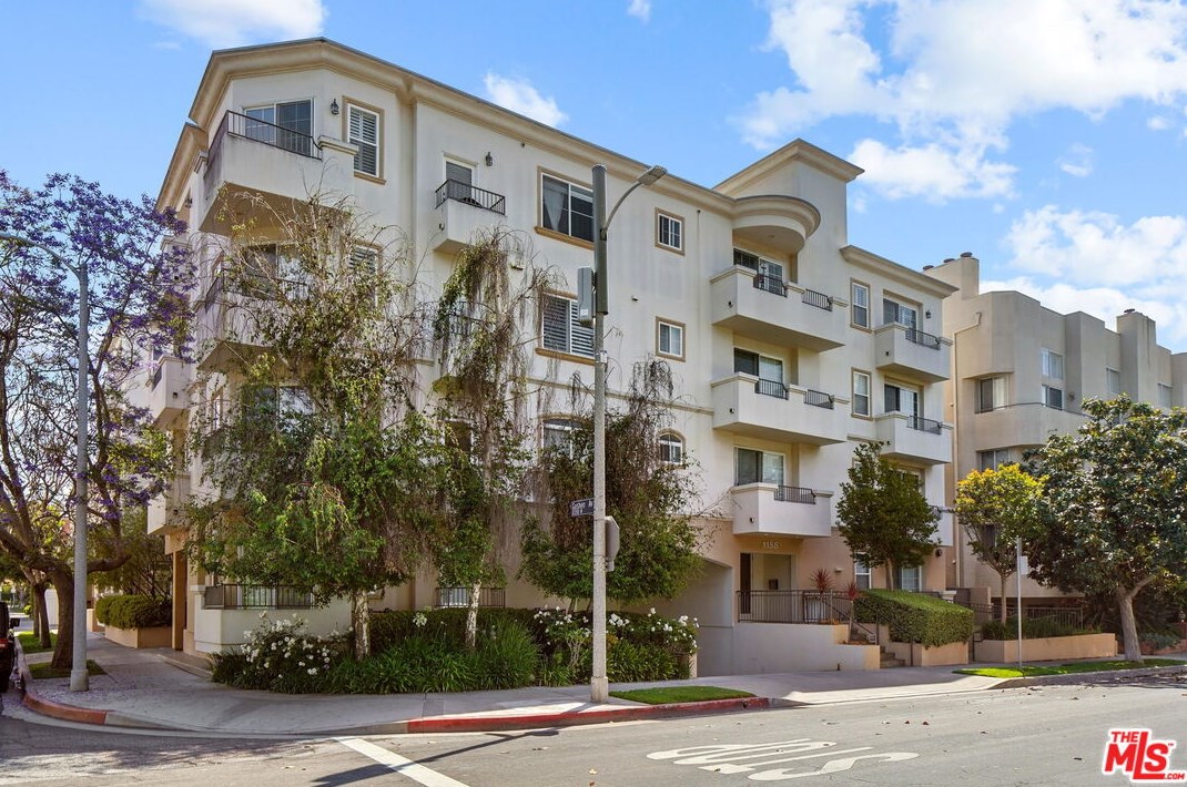 1158 Wellesley Ave, Los Angeles CA  90049-6261 exterior