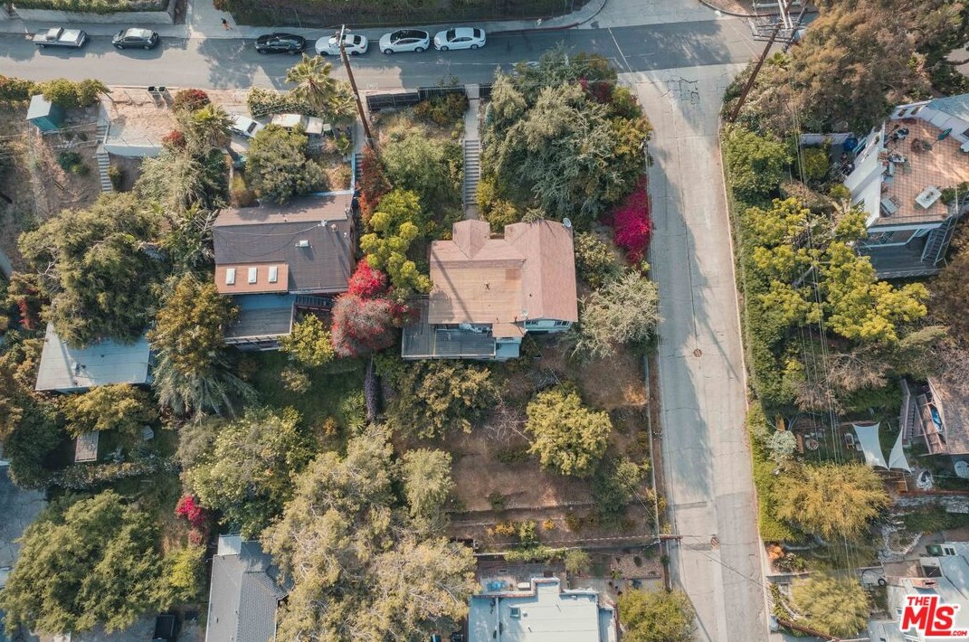 2056 Alvarado St, Los Angeles CA  90039-3906 exterior