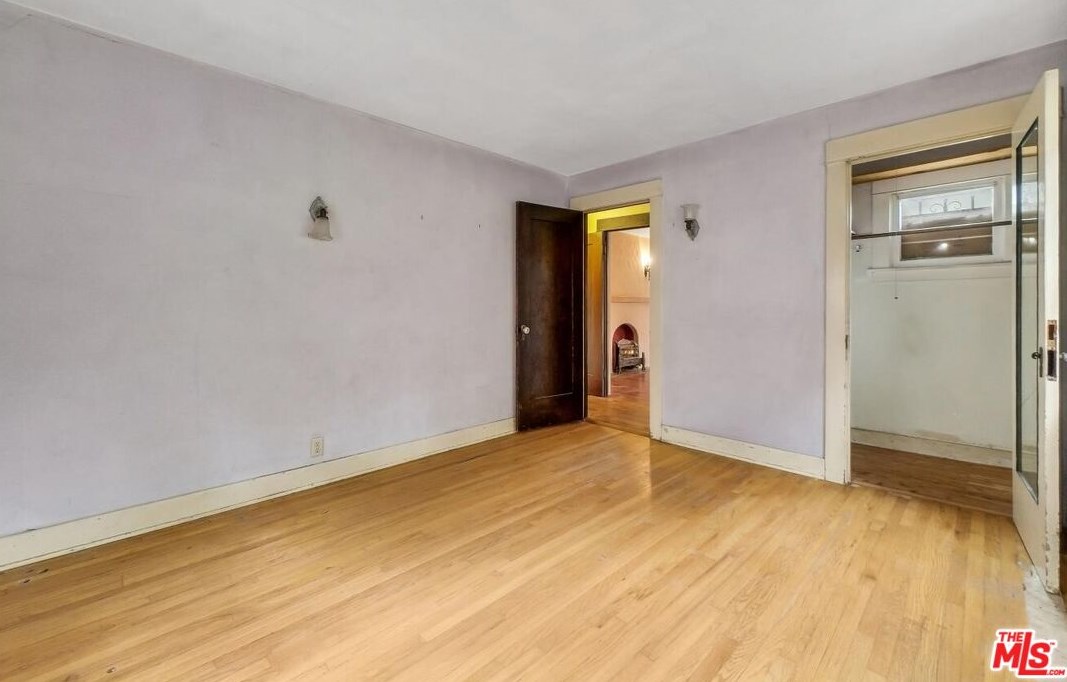 2056 Alvarado St, Los Angeles CA  90039-3906 exterior