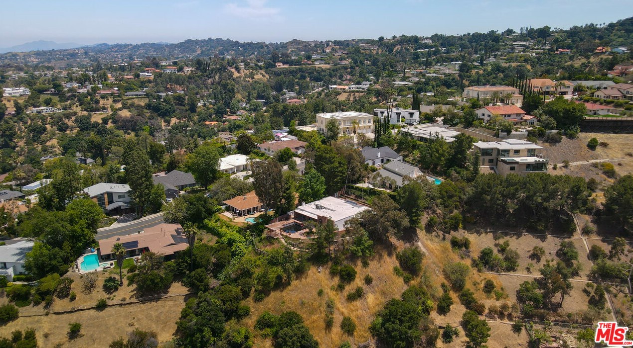 16881 Encino Hills Dr, Van Nuys, CA 91436