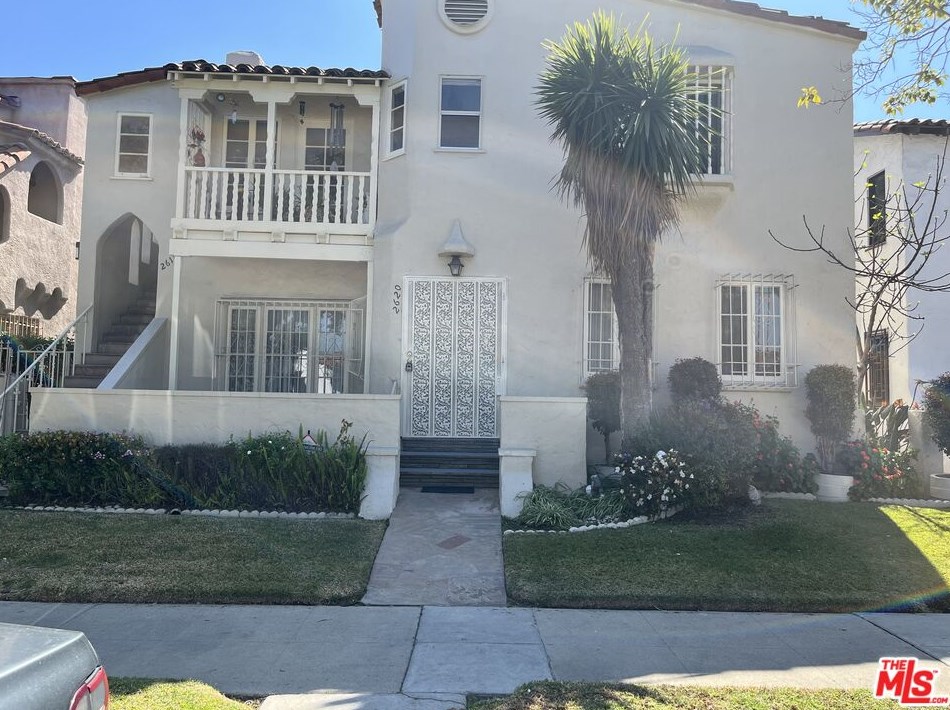2620 43rd Pl, Los Angeles CA  90008-3918 exterior