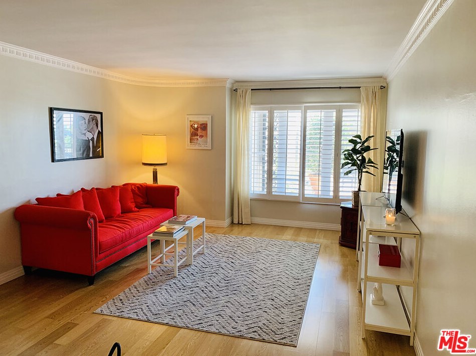 1219 Sunset Plaza Dr #2, Los Angeles, CA 90069