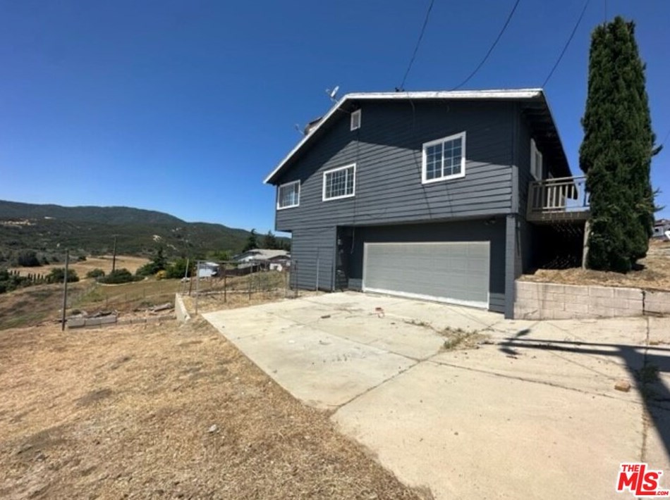 42619 Wauconda Dr, Leona Valley, CA 93532