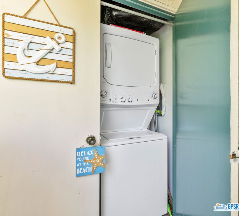 32505 Candlewood Dr, Cathedral City CA  92234-3948 exterior