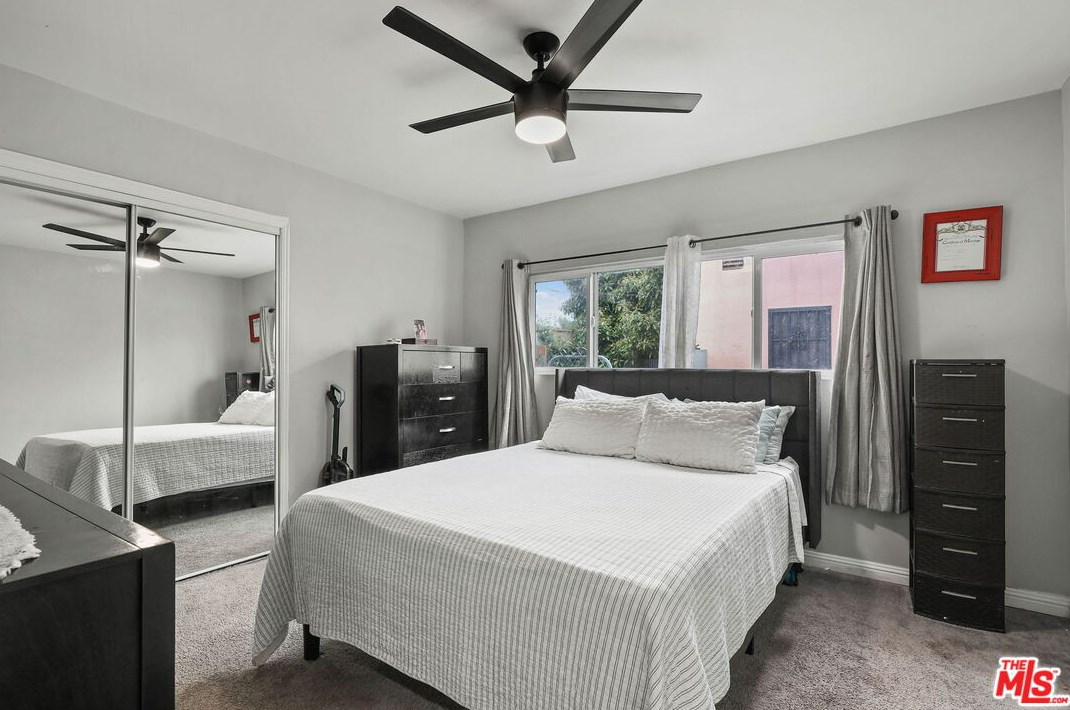 910 71st St, Los Angeles CA 90003-1836 exterior