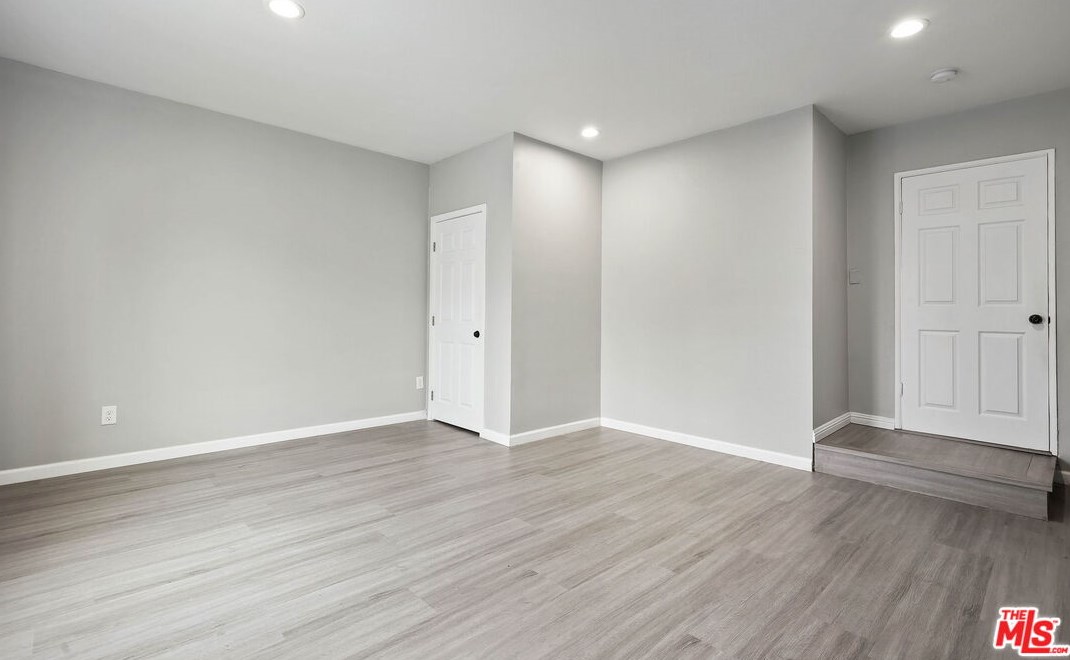 910 71st St, Los Angeles CA 90003-1836 exterior