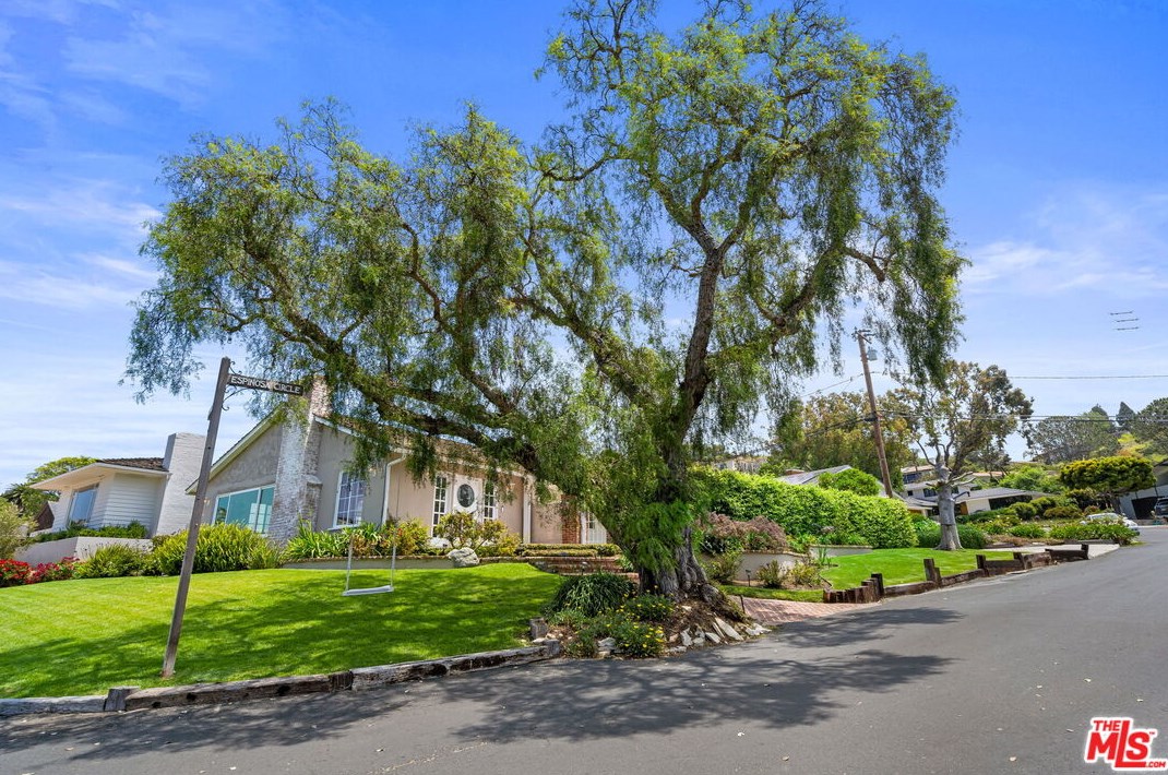1701 Espinosa Cir, Palos Verdes Estates, CA 90274
