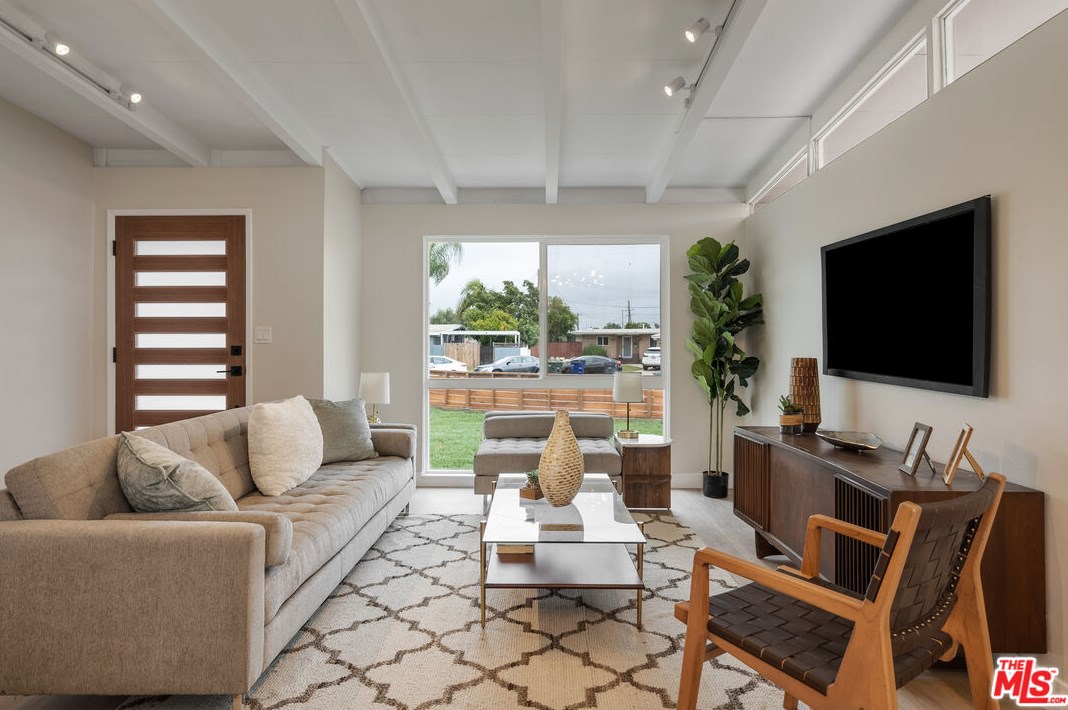 6591 Arizona St, Buena Park, CA 90621