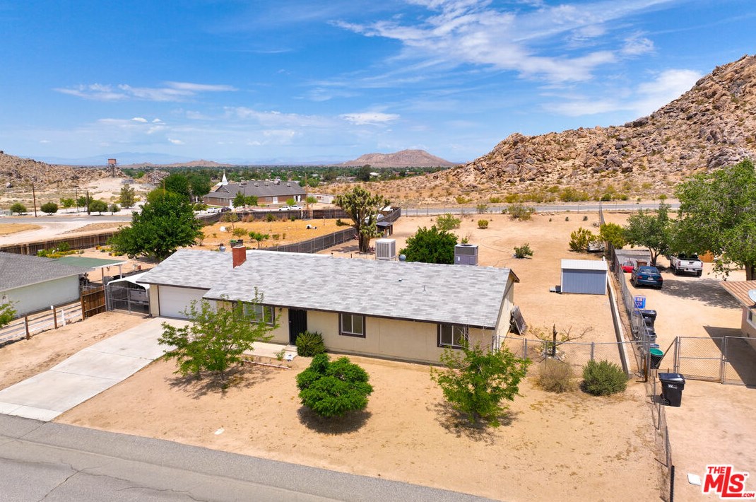 17217 Lakespring Ave, Palmdale, CA 93591