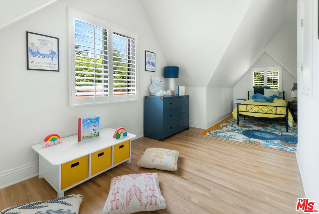2148 Crary St, Pasadena CA  91104-1826 exterior