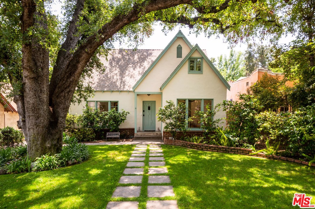 2148 Crary St, Pasadena CA  91104-1826 exterior