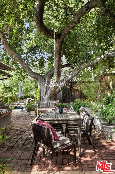 20666 Cheney Dr, Topanga, CA 90290