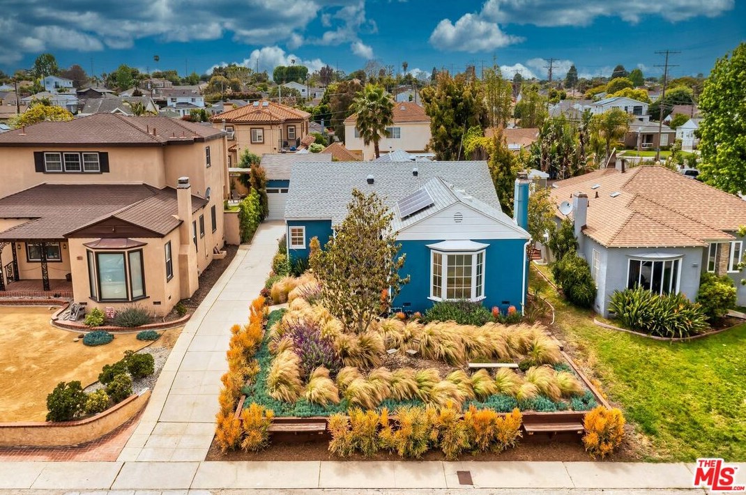 7907 Bleriot Ave, Los Angeles CA  90045-3003 exterior