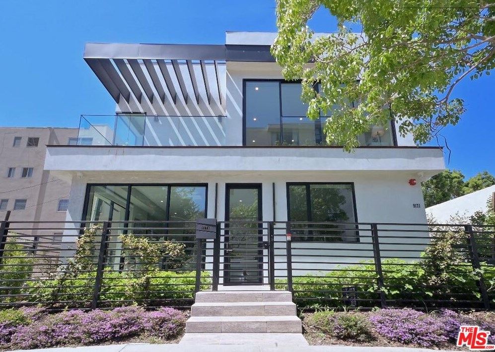9171 3rd St, Beverly Hills, CA 90210-4172
