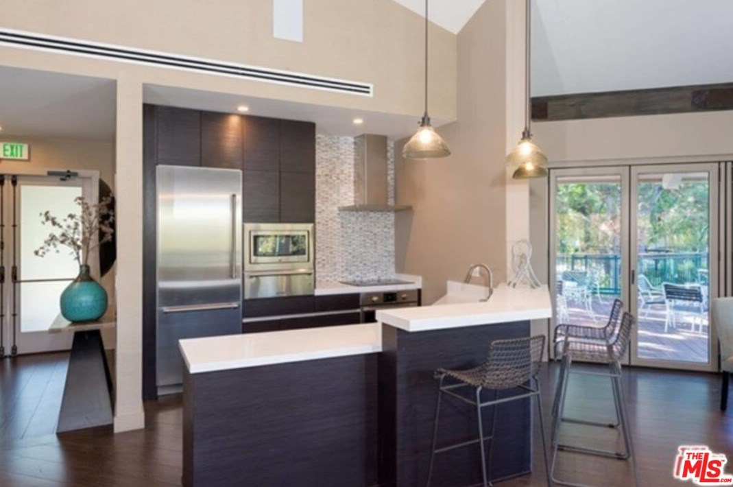 2769 Bottlebrush Dr, Los Angeles CA  90077-2009 exterior