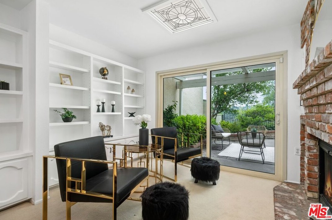 2769 Bottlebrush Dr, Los Angeles CA  90077-2009 exterior