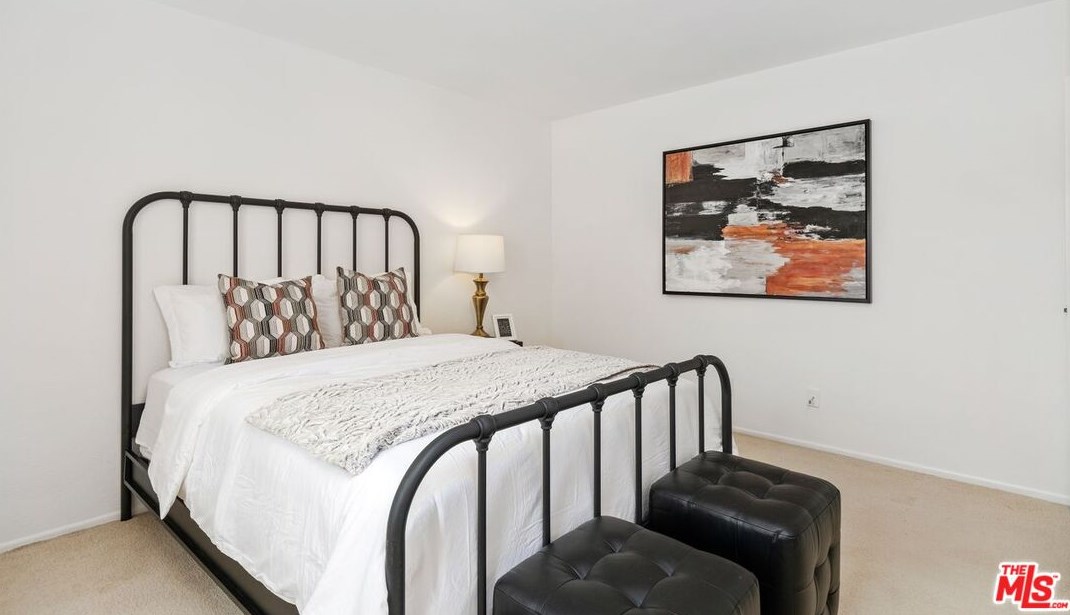 2769 Bottlebrush Dr, Los Angeles CA  90077-2009 exterior