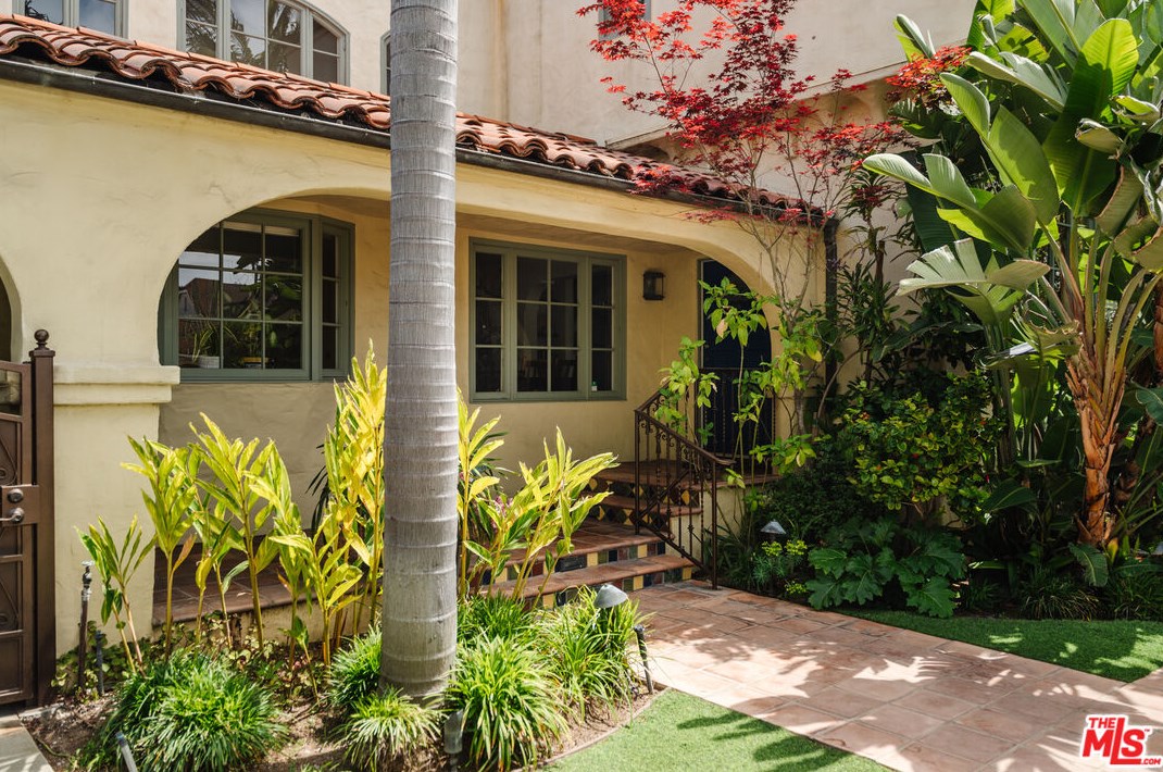 10568 Blythe Ave, Los Angeles CA  90064-3342 exterior