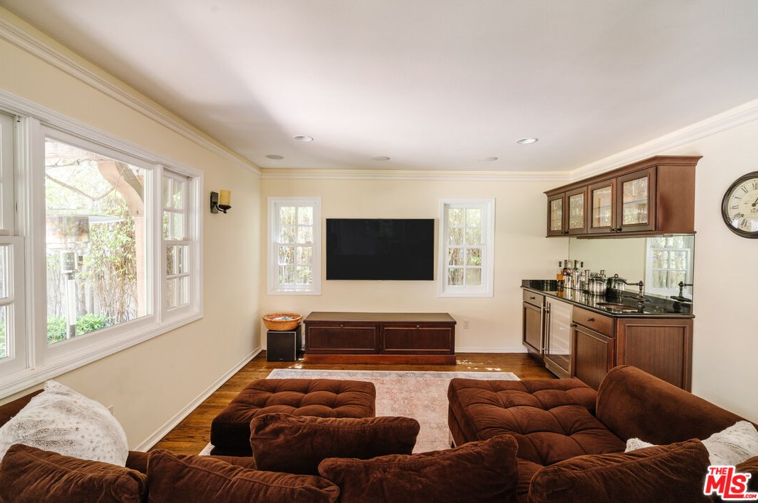 10568 Blythe Ave, Los Angeles CA  90064-3342 exterior