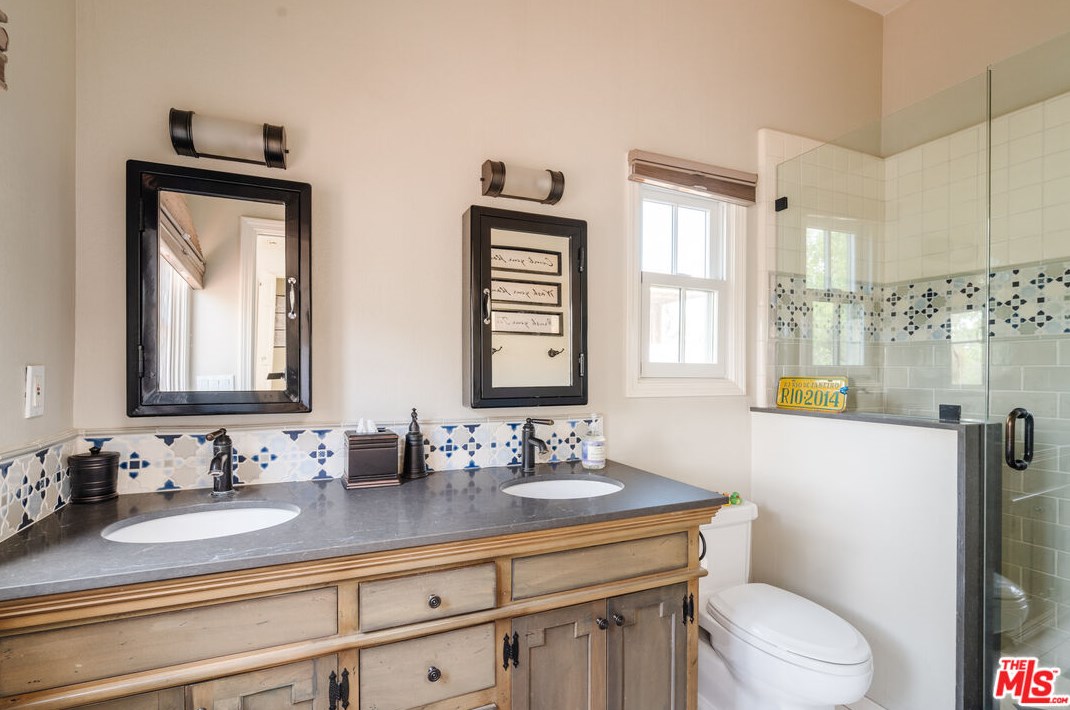 10568 Blythe Ave, Los Angeles CA  90064-3342 exterior