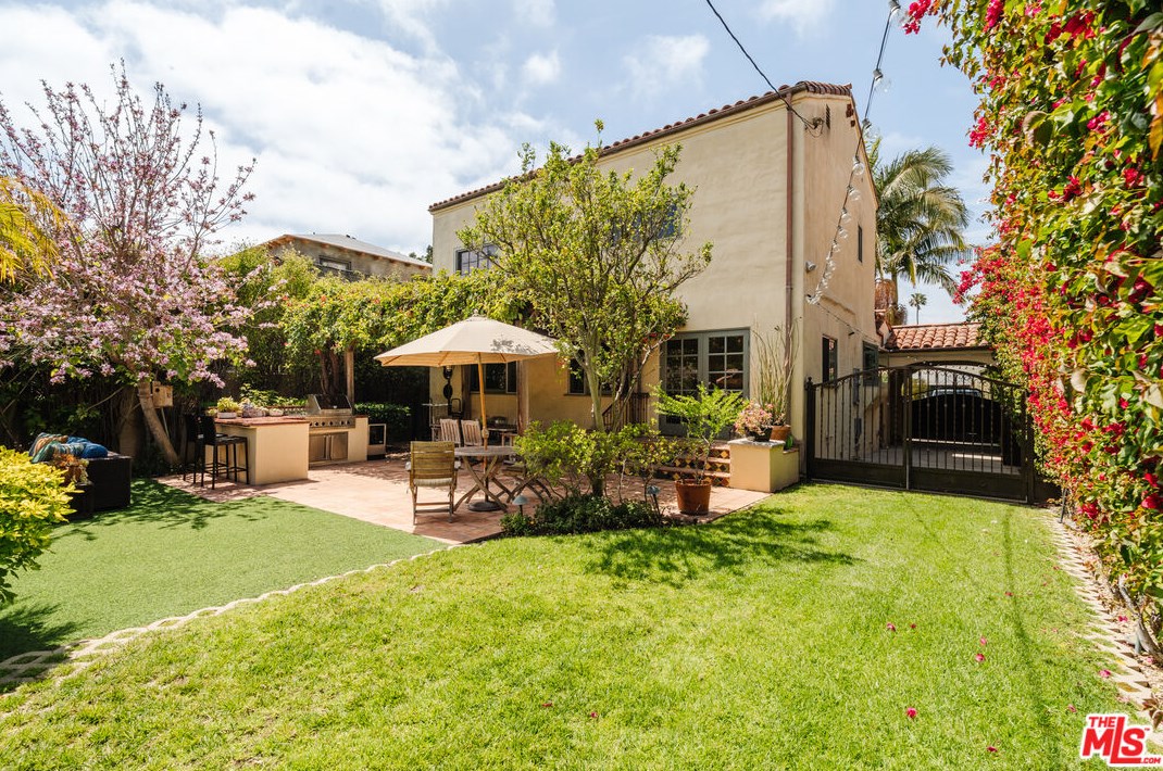 10568 Blythe Ave, Los Angeles CA  90064-3342 exterior